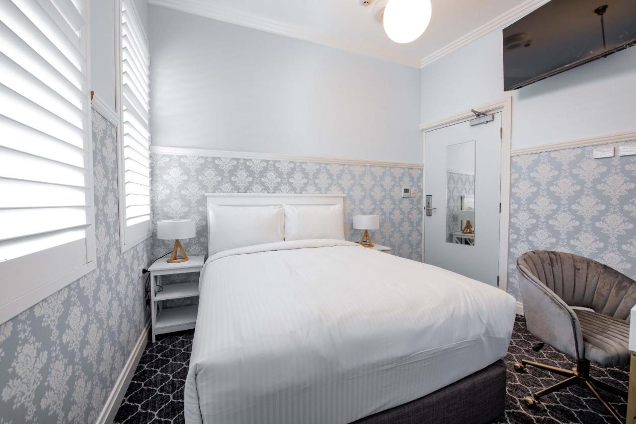 Bankstown Hotel Екстер'єр фото